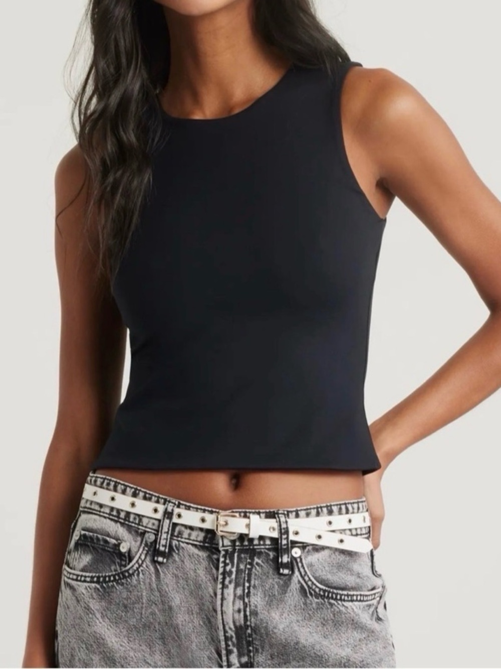 Women’s Black Sleeveless Tank Top